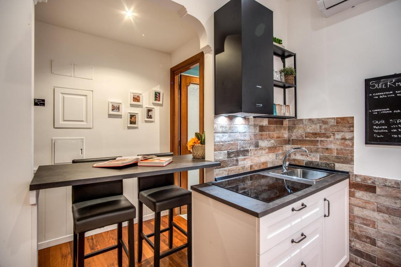 Spanish Steps Miracle Suite Рим Екстер'єр фото