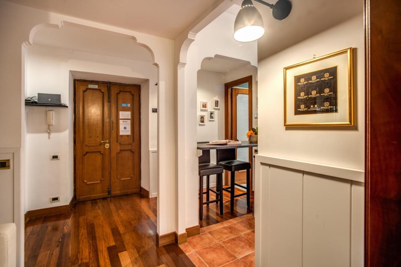 Spanish Steps Miracle Suite Рим Екстер'єр фото