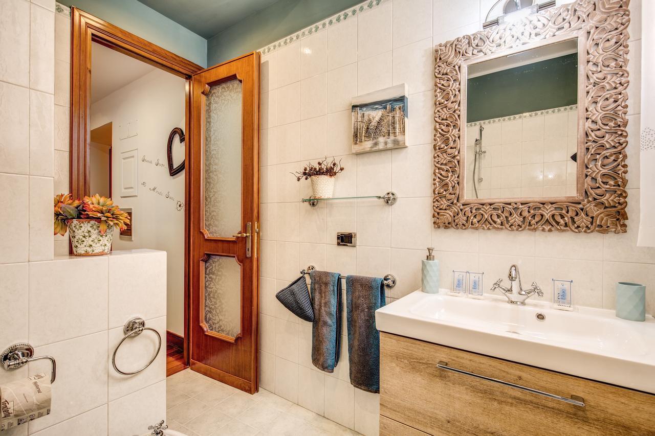 Spanish Steps Miracle Suite Рим Екстер'єр фото