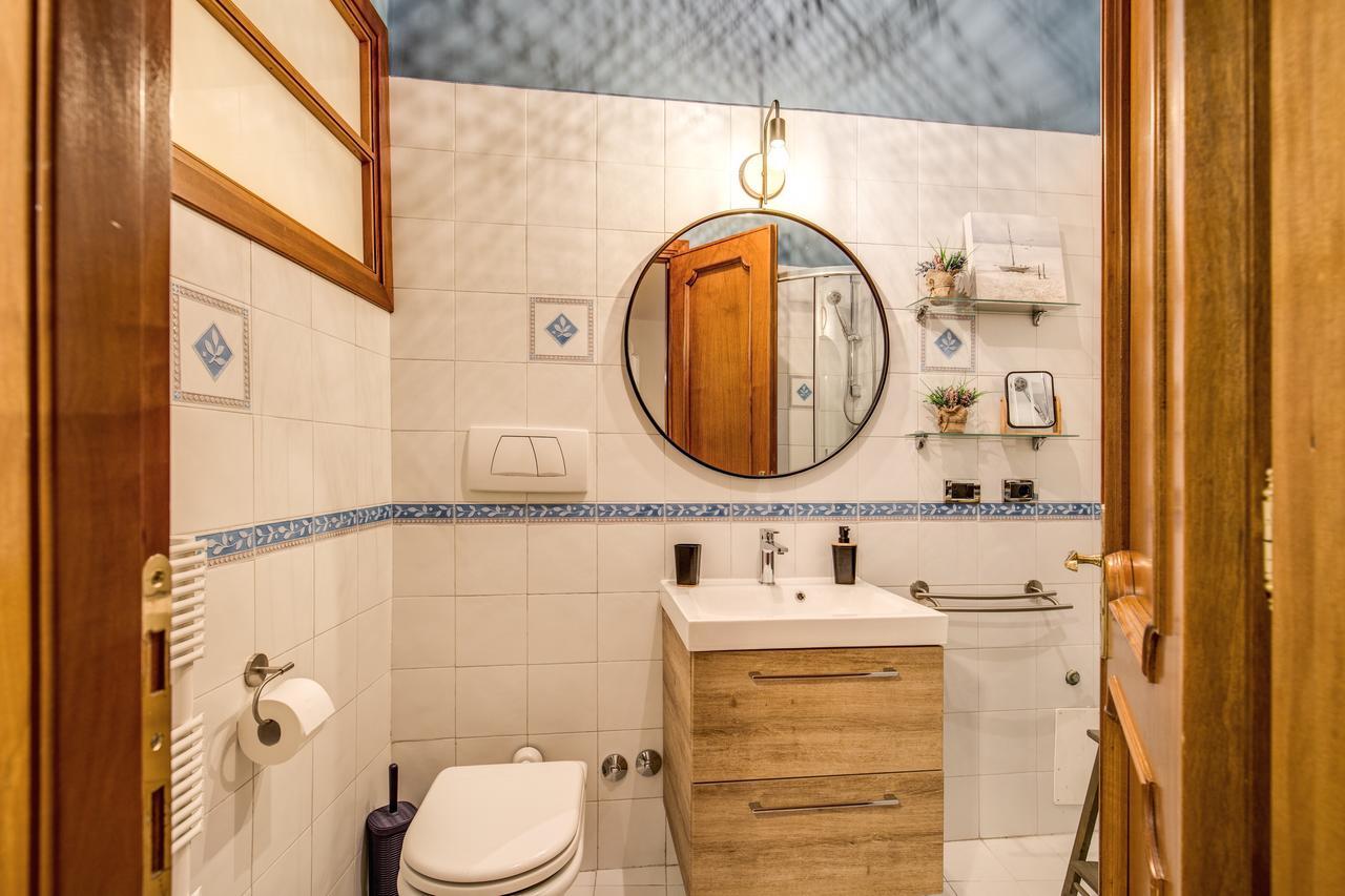 Spanish Steps Miracle Suite Рим Екстер'єр фото